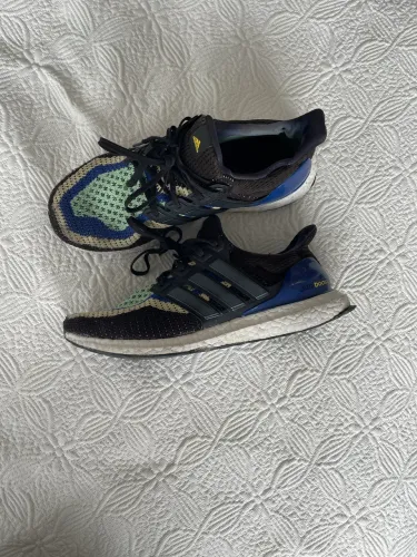 Tênis ultaboost Adidas