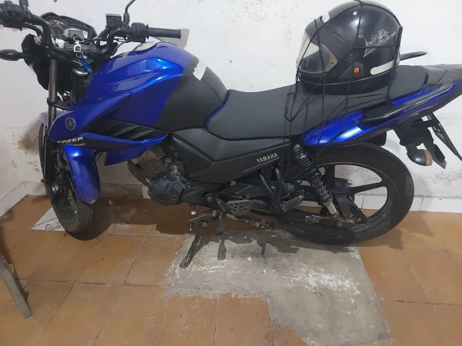 Vende-se esta yamaha fazer 150