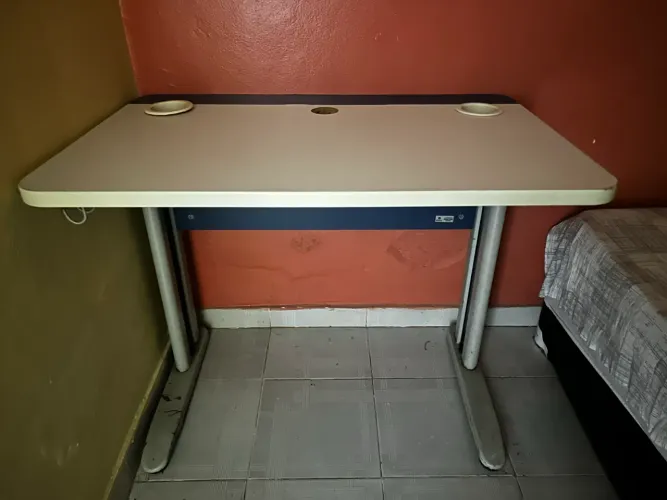 Mesa de Escritório - R$ 100