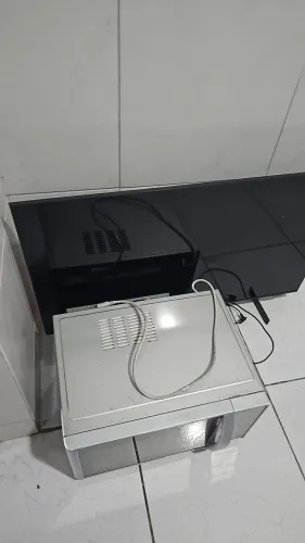 Tv e microondas retirada de peças