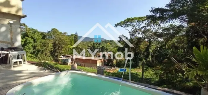 Casa de Alto Padrão com Piscina e Terreno Amplo Ilha de Guaratiba