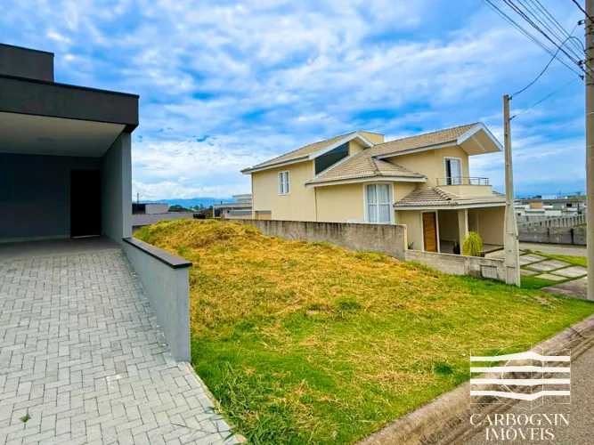 Terreno em condomínio a Venda no Malibu no Residencial Colinas em Caçapava