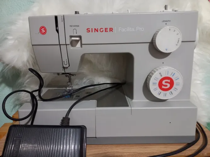 Maquina de costura singer