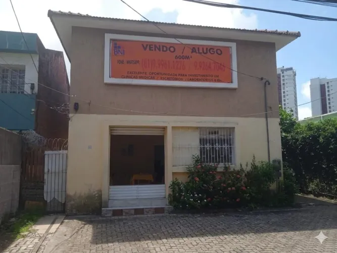 Prédio comercial 600m no polo médico Derby Paissandu ilha do leite Recife 