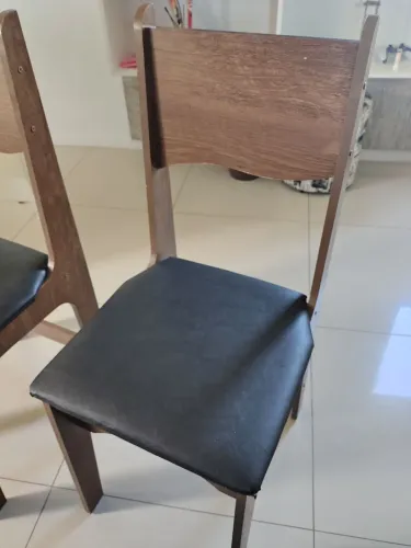 VENDO DUAS CADEIRAS