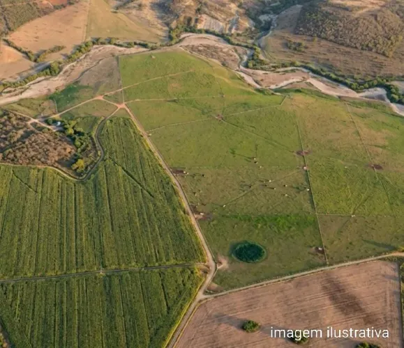 FAZENDA COM 552HEC EM GRAO MOGOL - Pronta p/ Produzir (Com Pivô e Muita Água)