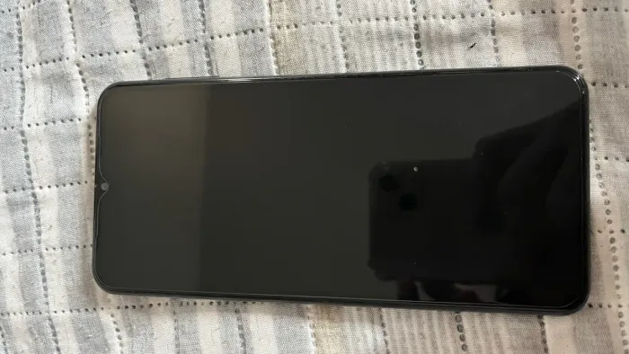 Celular em boas condições 