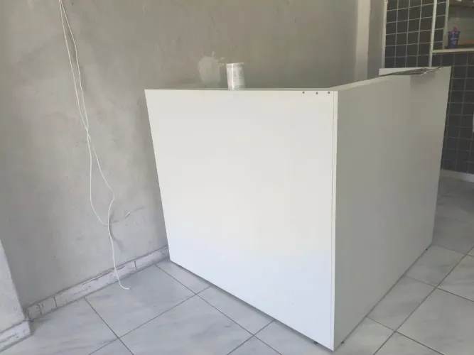 BALCÃO EM L