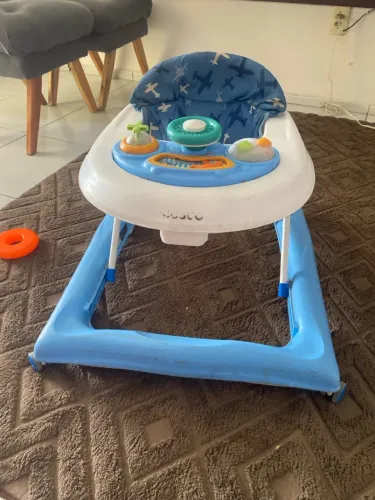 andador de bebê