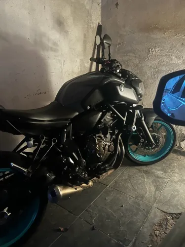 Yamaha MT 07 Zera (3.800 km rodados apenas)