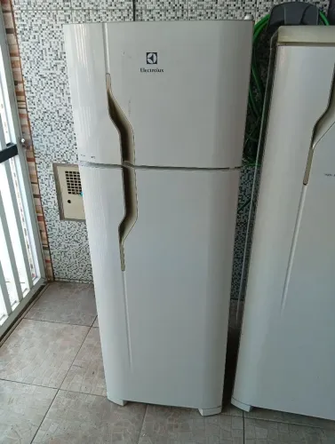 Geladeira Eletrolux top v 110 valor 730 reais com entrega 