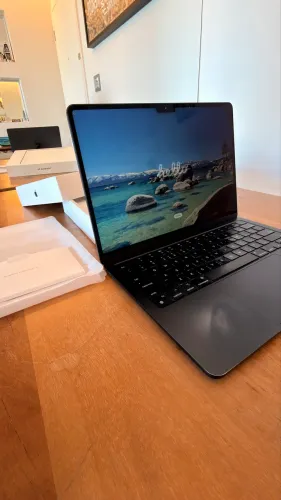 MacBook Air M2 8GB