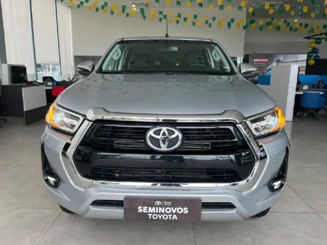 Toyota Hilux CD SRV 4X4 2.8 TDI Diesel Aut. 2025