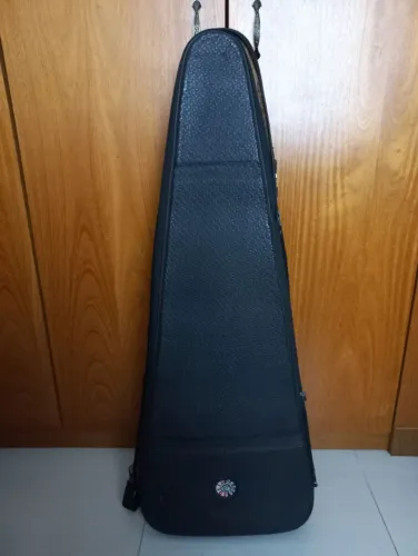 Semi Case Solid Sound