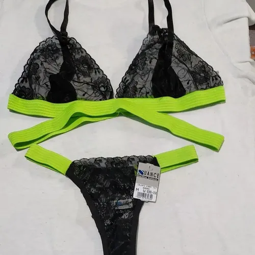 Lingerie e acessórios 