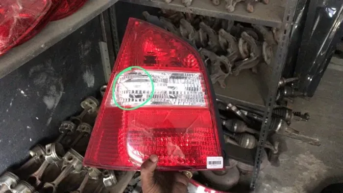 Lanterna Esquerda Nissan Livina (C Det)