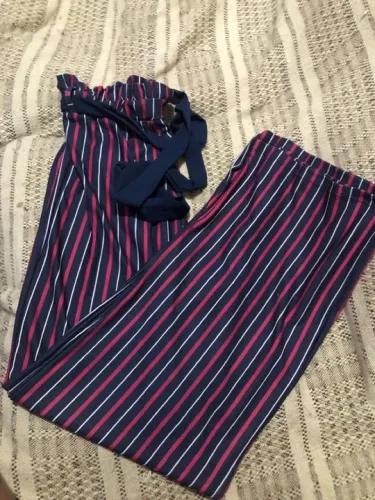 Calça azul listrada