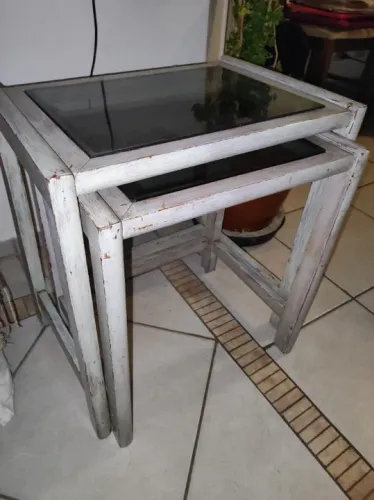 Conjunto de mesas laterais de encaixe