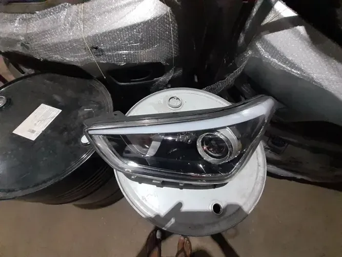 Creta ano 2018 farol dianteiro lado esquerdo 