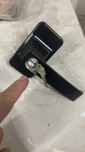 Fechaduras / Barras Antipanico e Portas corta fogo em geral
