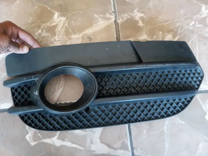 Grade Farol Milha Lado Direito Audi Q3 2012 2013 2014 