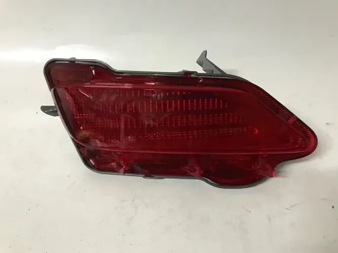 Refletor parachoque Rav4 