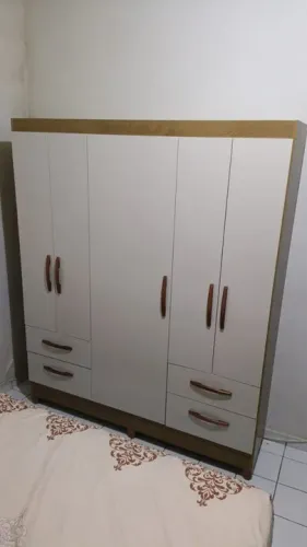 Gurda roupa casal 5 portas 4 gavetas 