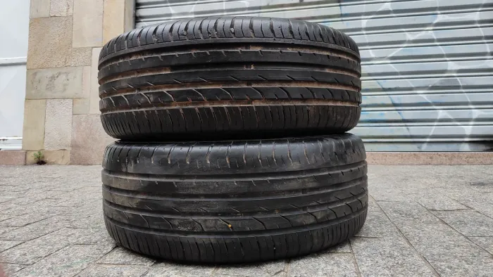 Par de pneus 225/60/16 continental contact2