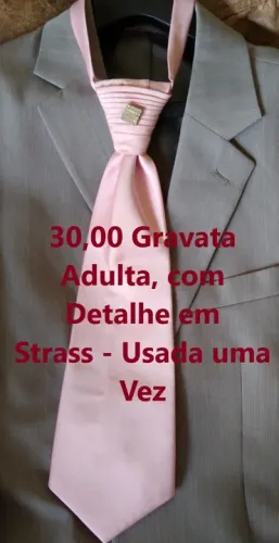 Gravata Adulta, com Detalhe em Strass - Usada uma Vez