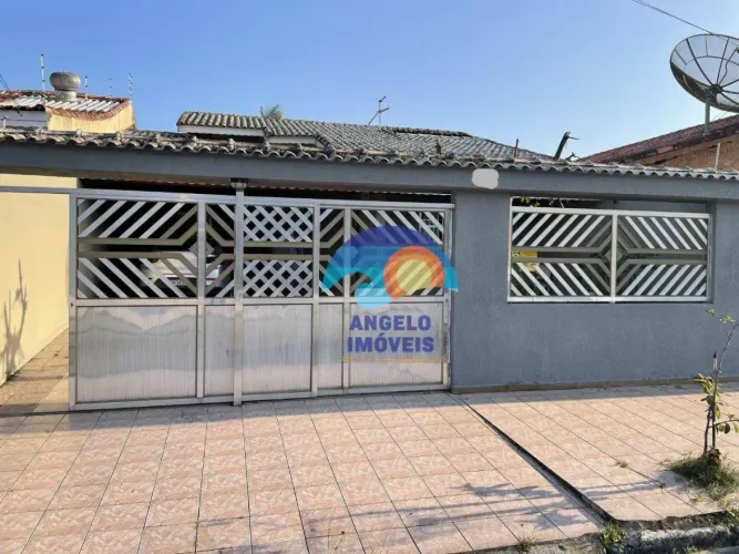 A Angelo Imóveis apresenta esta Casa com 2 dormitórios, sendo 1 suíte, sala 3 banheiros, c