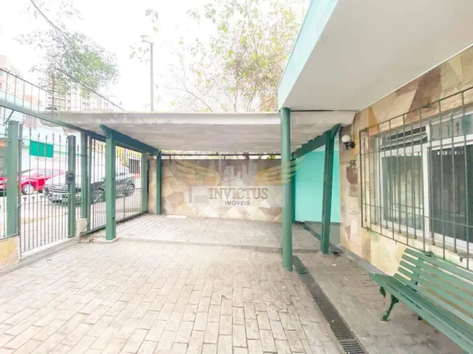 Casa Térrea com 2 Quartos para Comprar, 231m² - Vila Bastos, Santo André/SP.