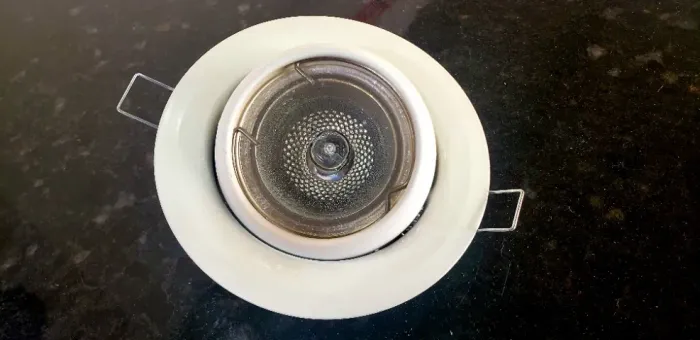 Spot de embutir - dicróica - branco quente - ABAIXOU!