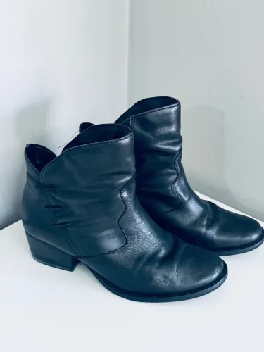 Bota SCHUTZ COURO tamanho 37