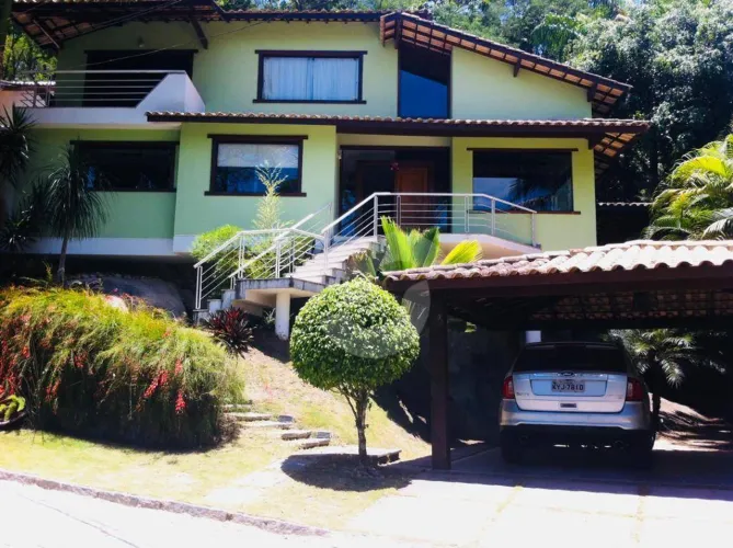 Casa com 3 dormitórios à venda, 215 m² por R$ 950.000,00 - Pendotiba - Niterói/RJ