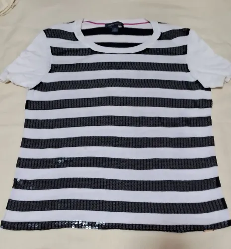 Camiseta listrada com detalhes em paetê, podemos negociar o frete