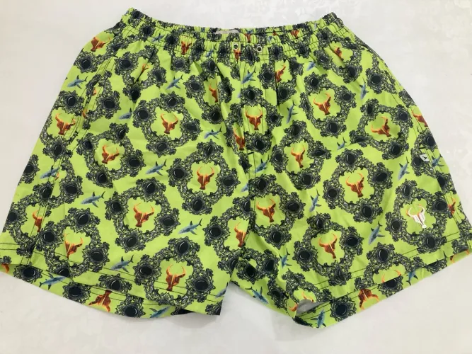 Shorts de Praia Toro Estiloso com Estampa Exclusiva