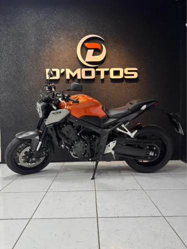 CB 650R - 2024 - MOTO EXTRA!