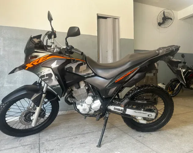 XRE 300 2021 em perfeito estado