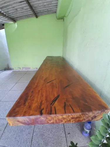 MESA DE MADEIRA MACIÇA