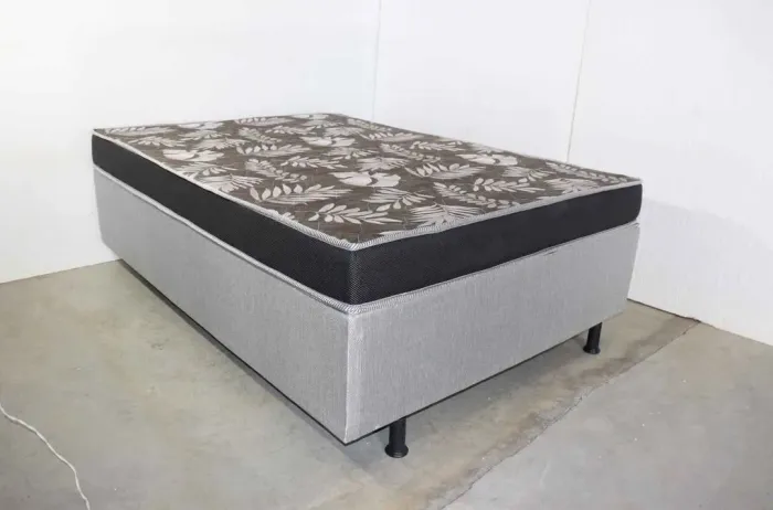 Base casal padrão mais colchão casal com 10cm de espuma