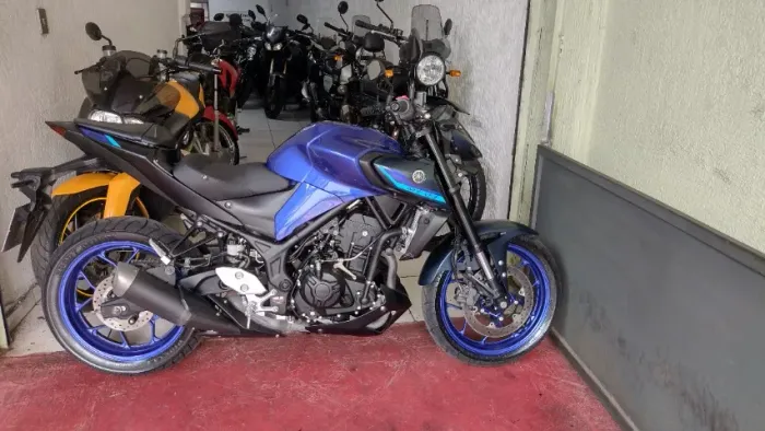 YAMAHA MT 03 ABS 2024 AZUL IMPECAVEL COM APENAS 14.000KM E GARANTIA TOTAL