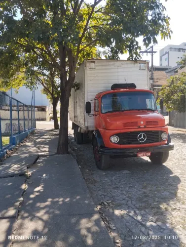 Vendo caminhão baú Mercedes Benz 1313