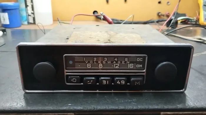 RÁDIO ORIGINAL VW COM BLUETOOTH PARA FUSCA BRASÍLIA VARIANT TL ZÉ DO CAIXÃO 