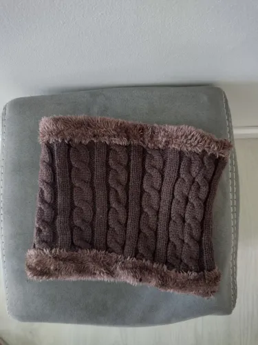 Protetor de pescoço(bataclava)Marrom, Detalhe Pelúcia, sem uso,19 cm altura.Muito quente.