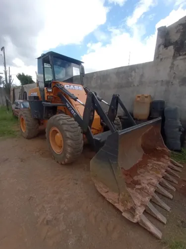 Pá Carregadeira Case W20E