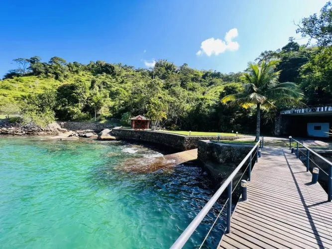 Espetacular terreno costeira de 35000m2 ao lado do luxuoso condomínio Piraquara