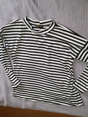 Blusa listrada manga longa