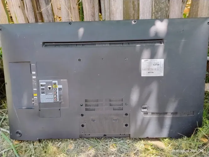 Vendo smat tv Samsung 43", tela queimada