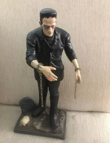 Boneco Frankstein