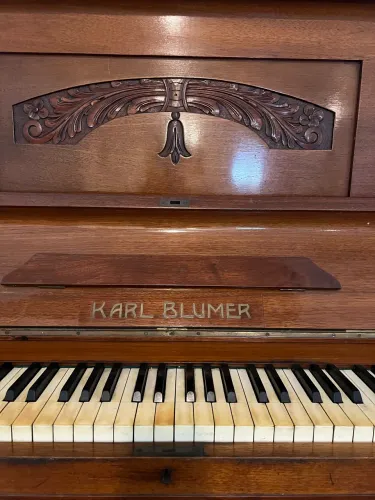 Piano Karl Blumer 
